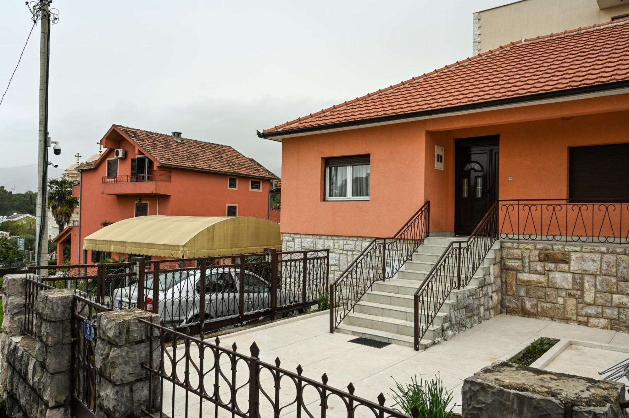 Porto Azzurro Apartments Tivat Exteriér fotografie